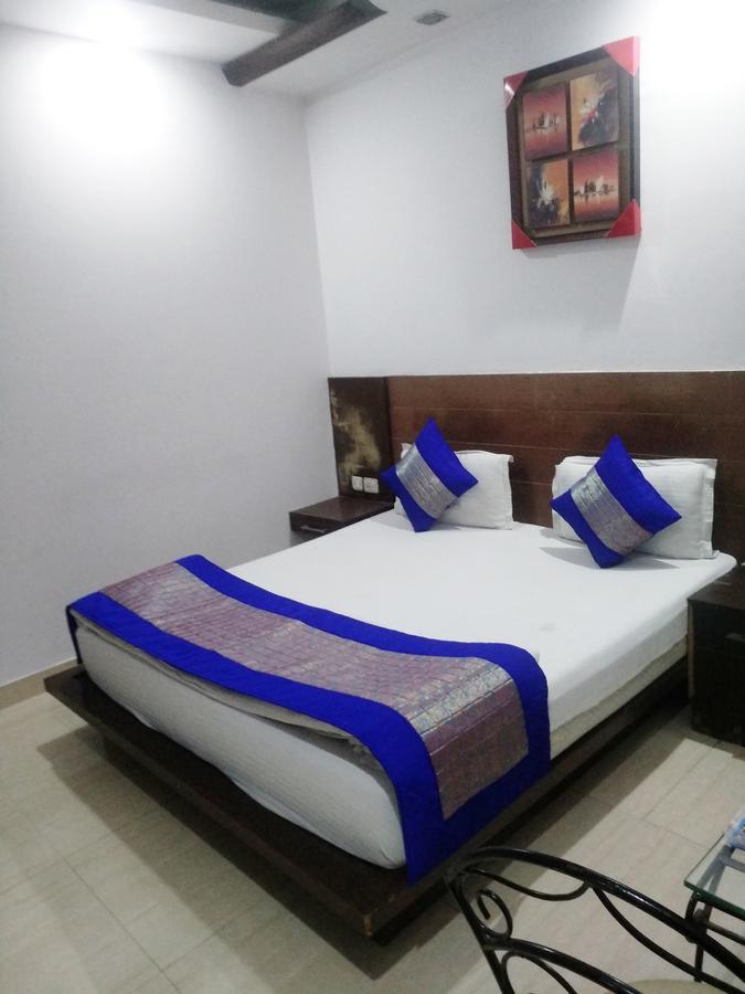 Adb Rooms Hotel Indo Continental Ню Делхи Екстериор снимка