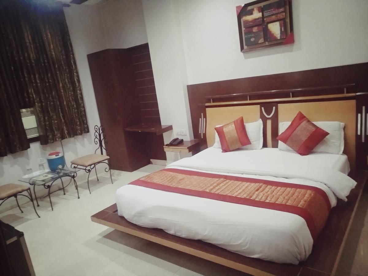 Adb Rooms Hotel Indo Continental Ню Делхи Екстериор снимка