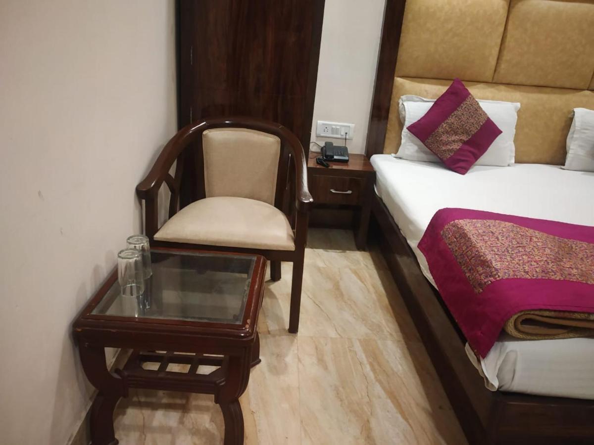 Adb Rooms Hotel Indo Continental Ню Делхи Екстериор снимка