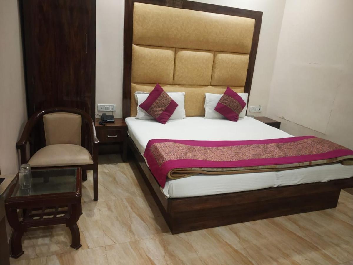 Adb Rooms Hotel Indo Continental Ню Делхи Екстериор снимка