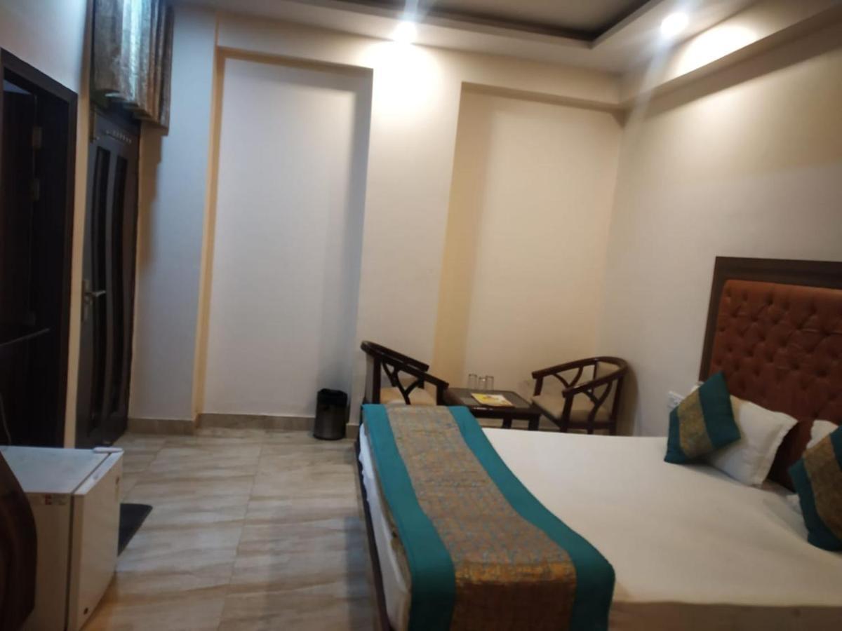 Adb Rooms Hotel Indo Continental Ню Делхи Екстериор снимка
