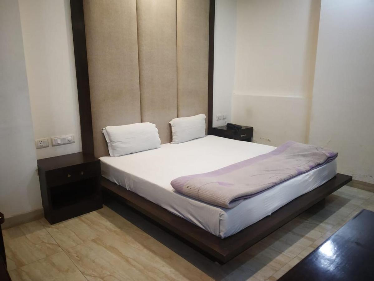 Adb Rooms Hotel Indo Continental Ню Делхи Екстериор снимка