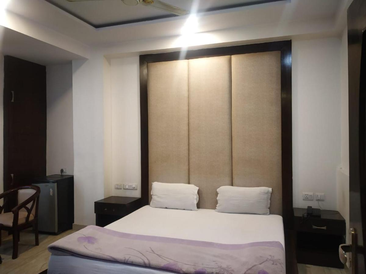 Adb Rooms Hotel Indo Continental Ню Делхи Екстериор снимка