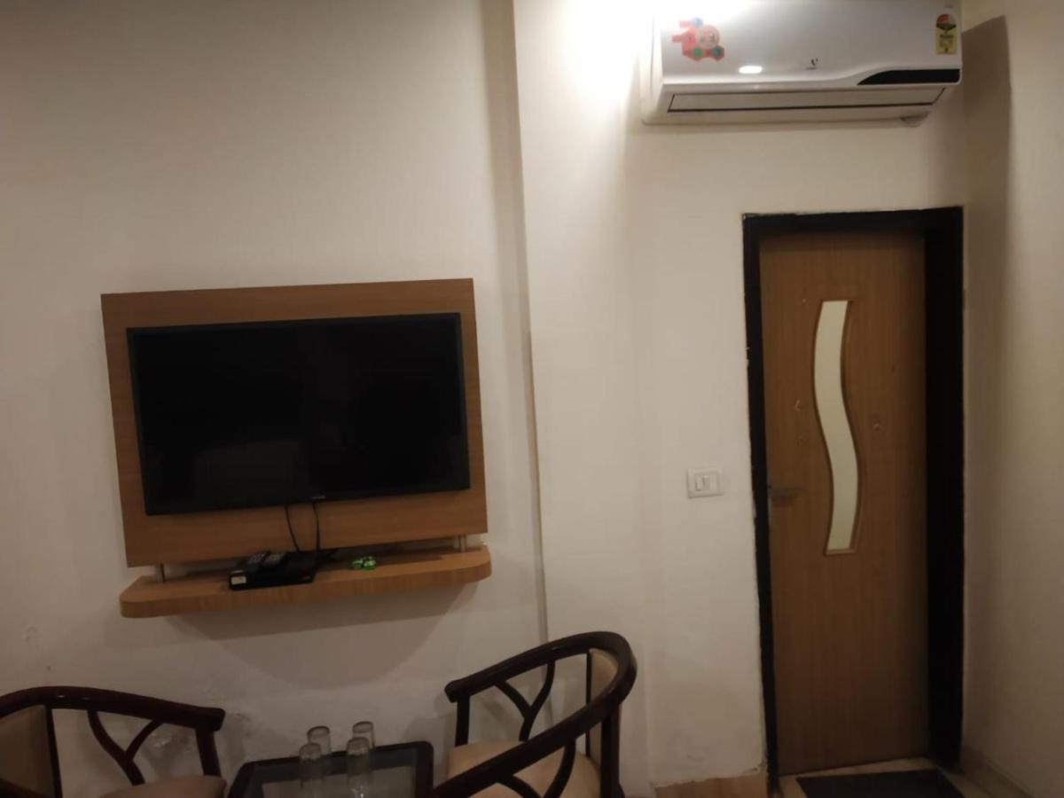Adb Rooms Hotel Indo Continental Ню Делхи Екстериор снимка
