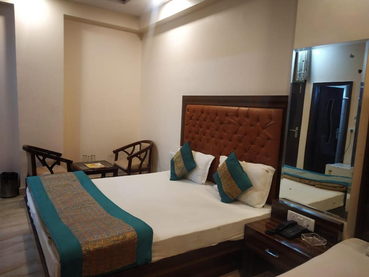 Adb Rooms Hotel Indo Continental Ню Делхи Екстериор снимка